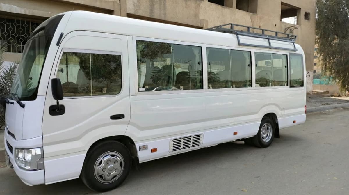 تويوتا كوستر ميني باص gallery image 1