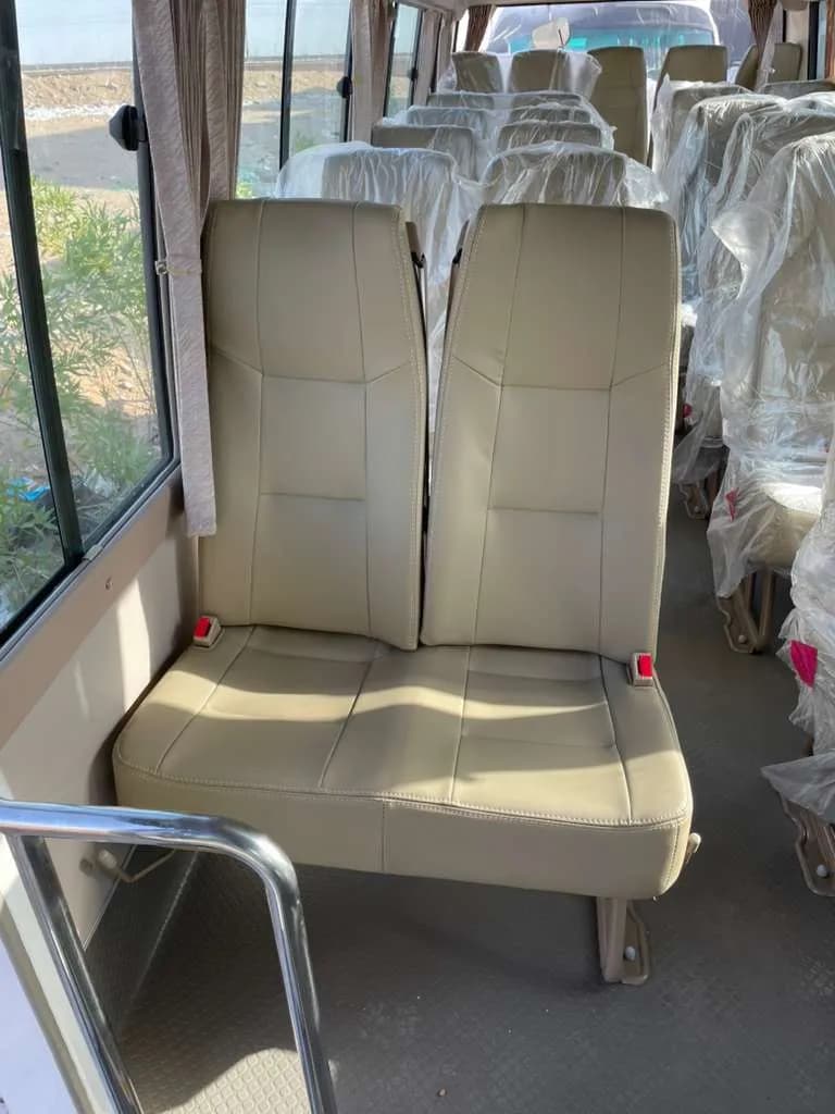 تويوتا كوستر ميني باص gallery image 4