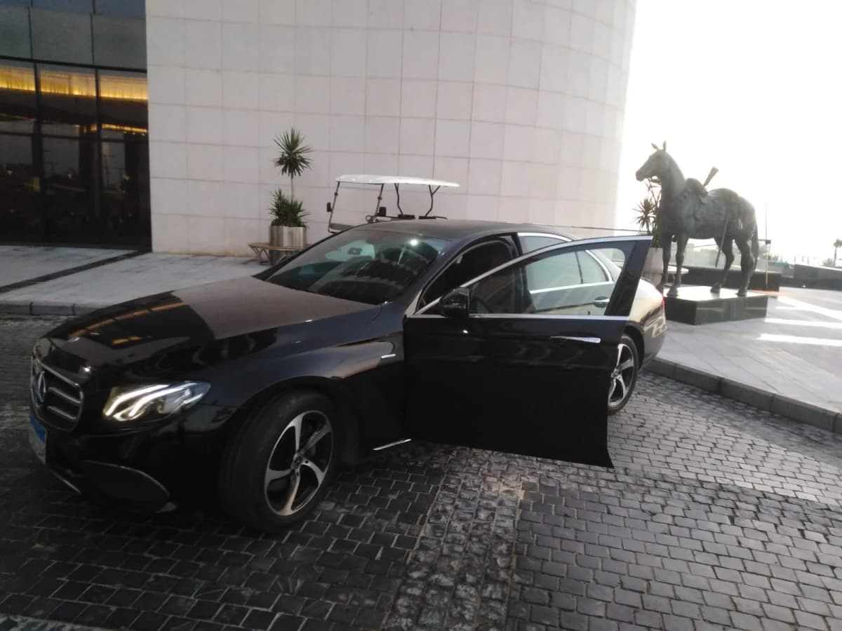 مرسيدس E200 gallery image 2